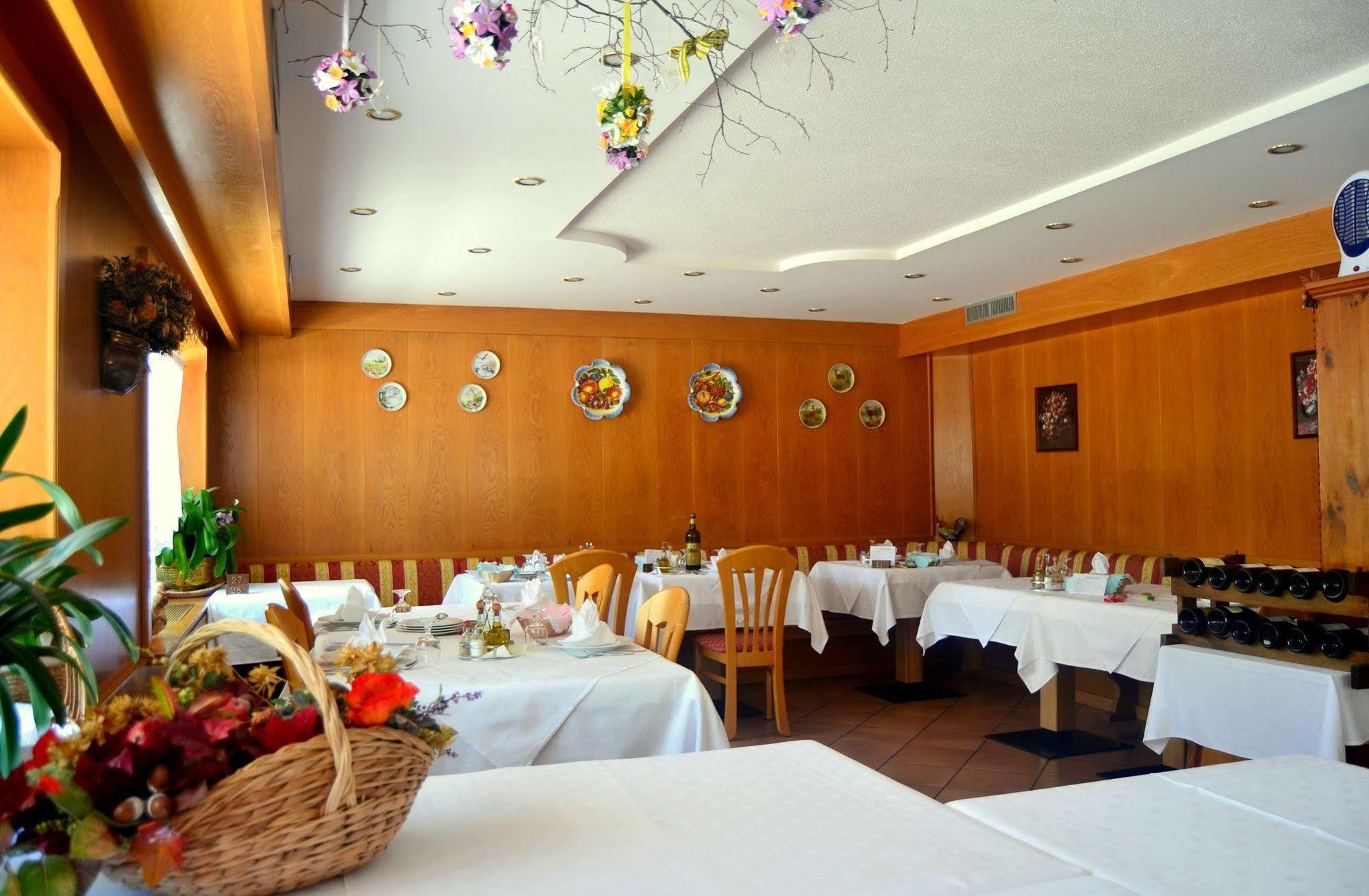 Albergo Trentino Моена Екстер'єр фото
